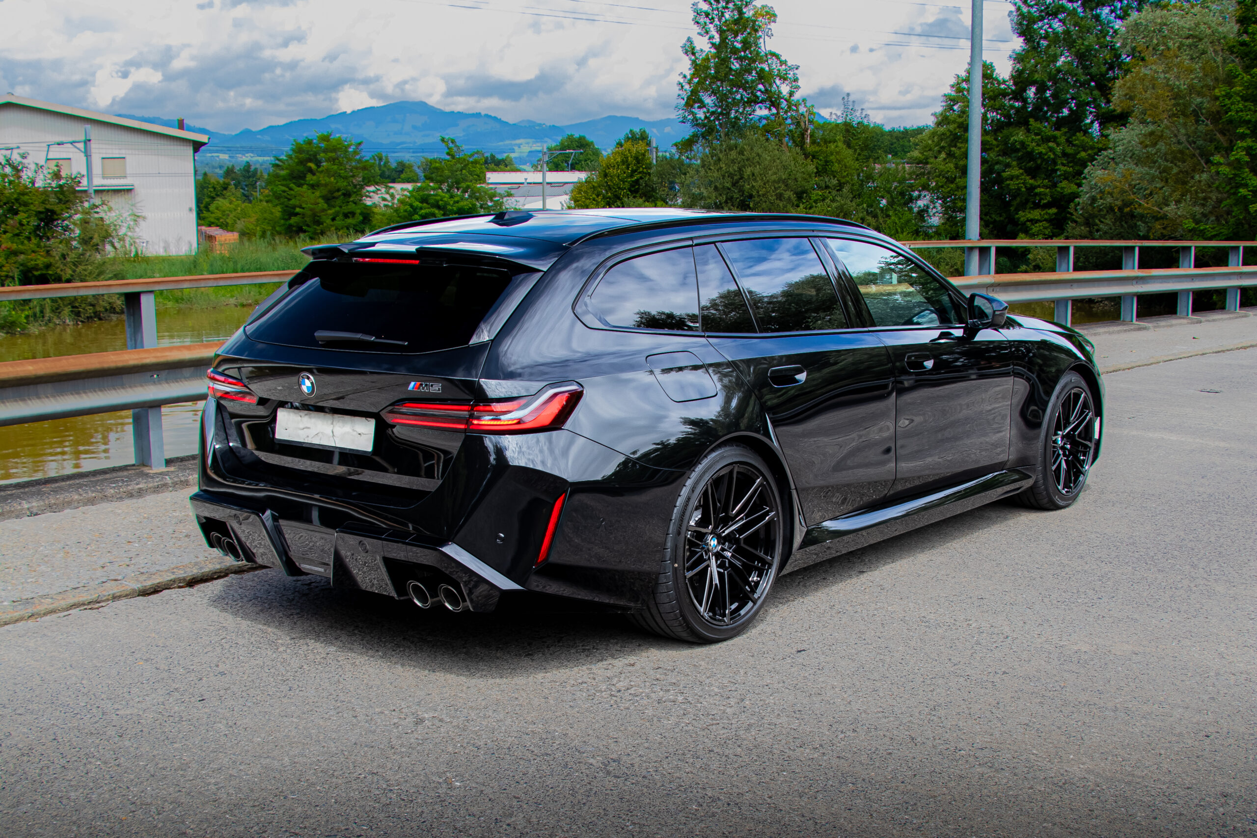 BMW M5 Touring mieten schweiz