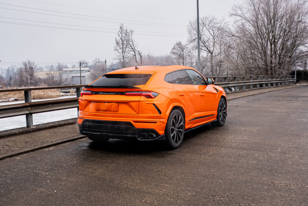 Lamborghini Urus Orange Schweiz