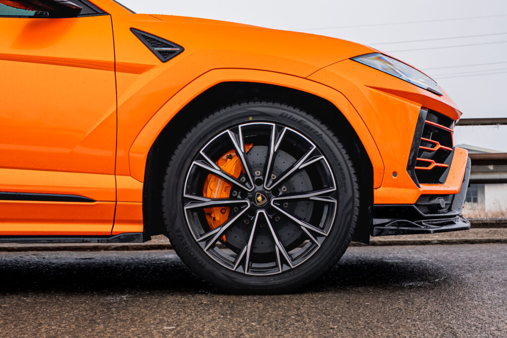 Lamborghini Urus Orange Schweiz