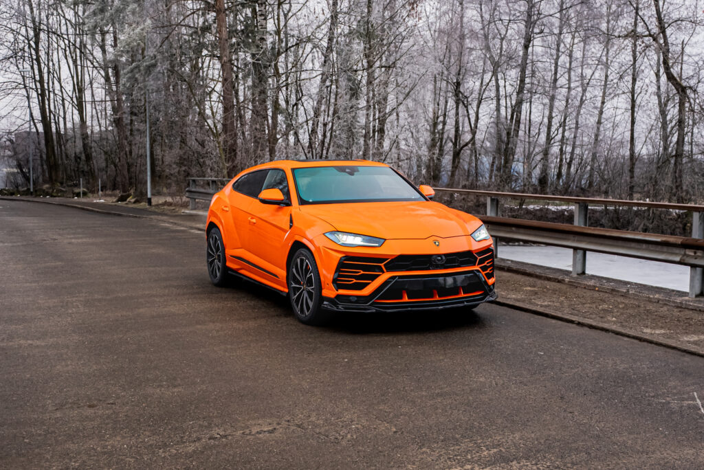 Lamborghini Urus orange