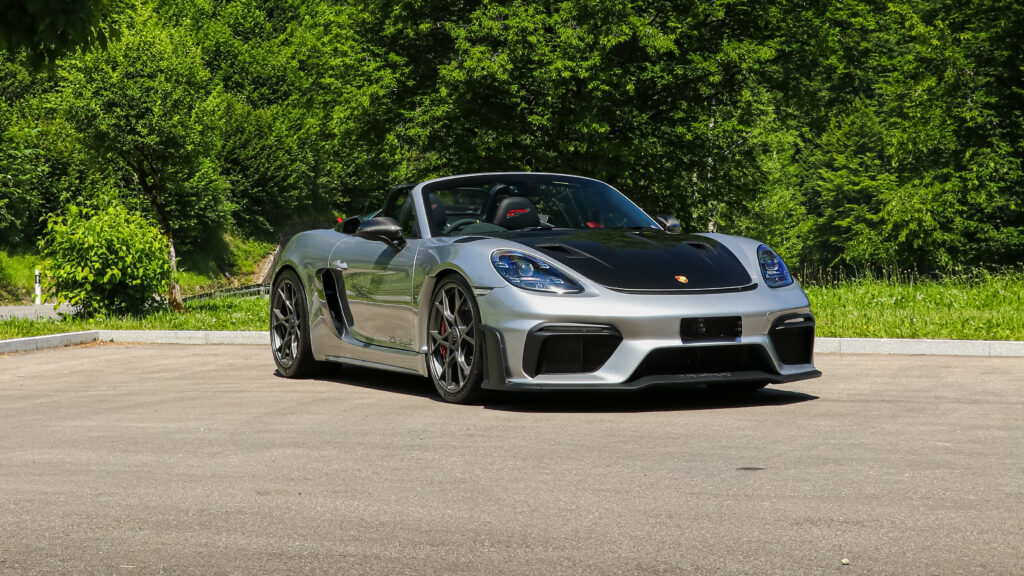 Porsche 718 Spyder RS grau
