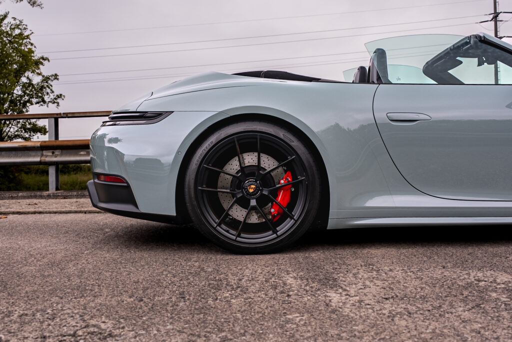 Porsche 992.2 Carrera 4 GTS mieten schweiz
