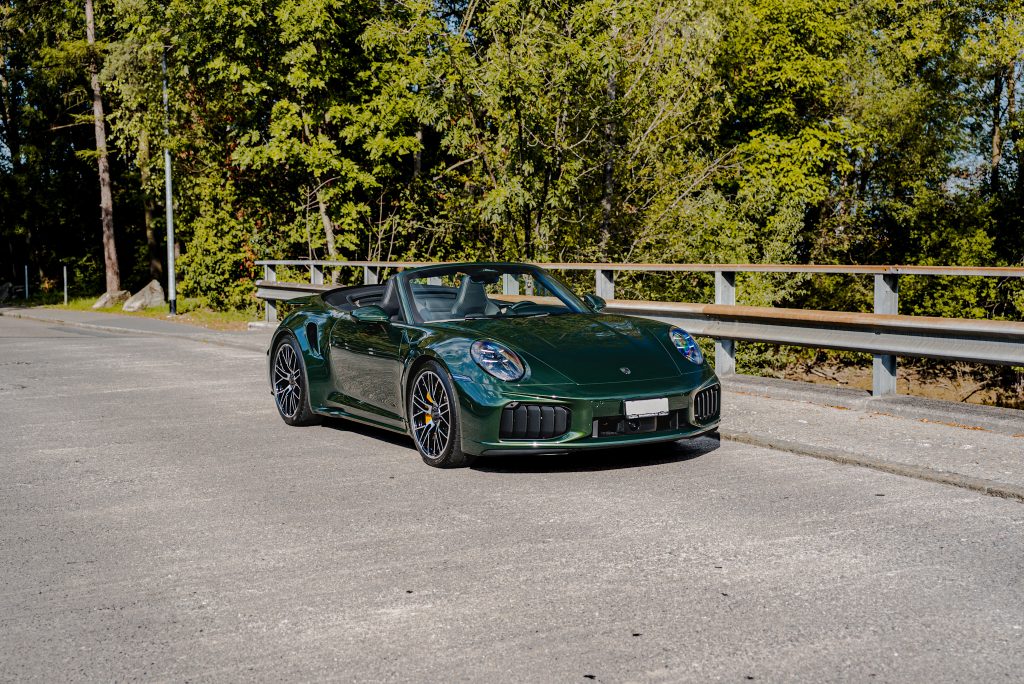 Porsche 911 Turbo S 992.2 Grün